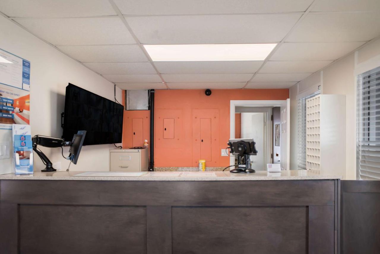 Motel 6-Fort St. John, Bc Екстериор снимка