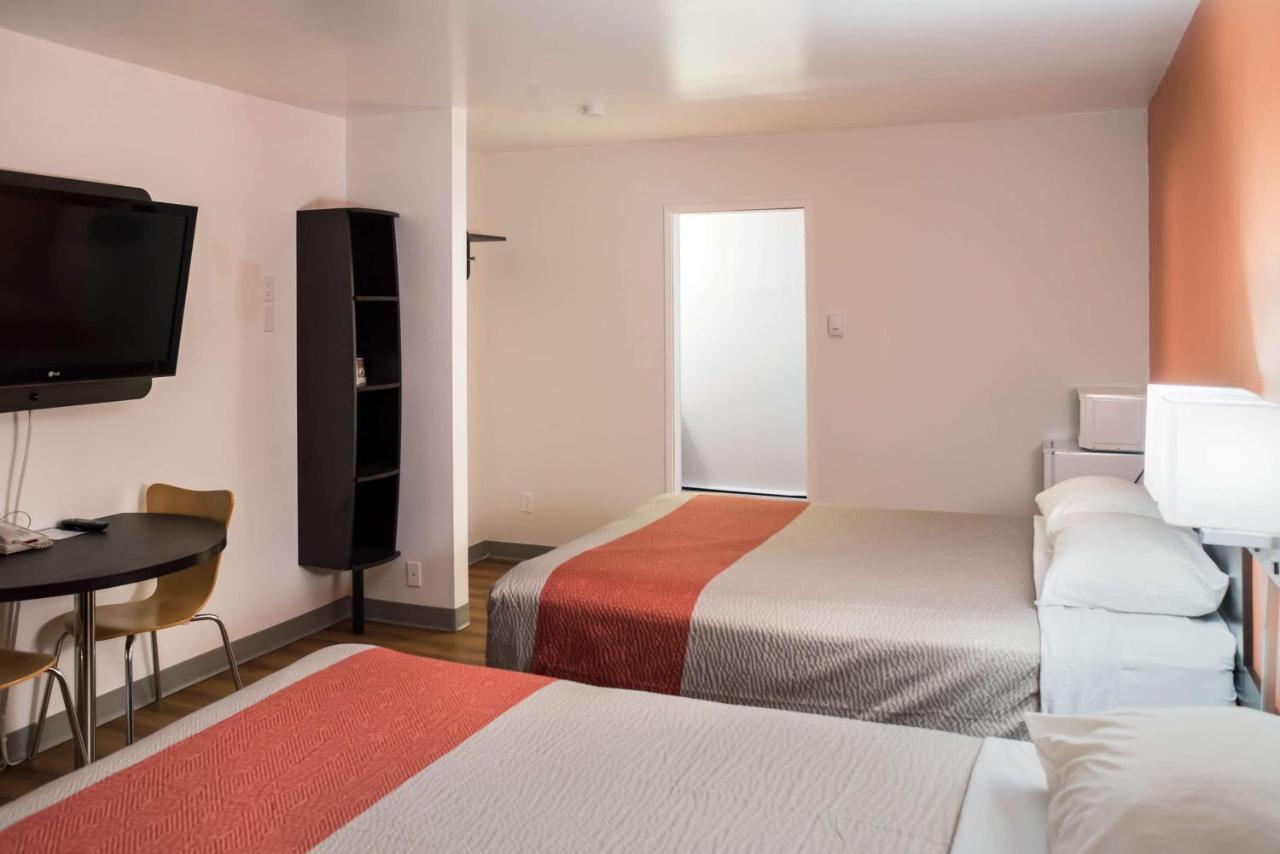 Motel 6-Fort St. John, Bc Екстериор снимка